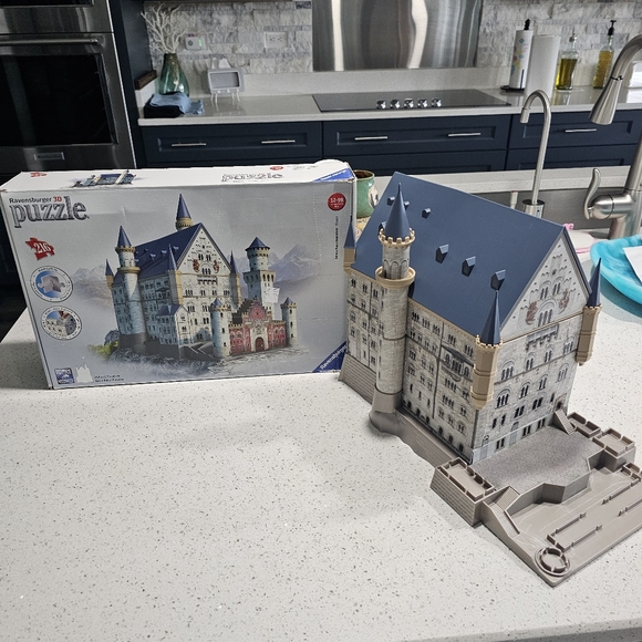 Ravensburger 3D Puzzle Neuschwanstein Castle Disney Inspiration Cinderella - Picture 6 of 6